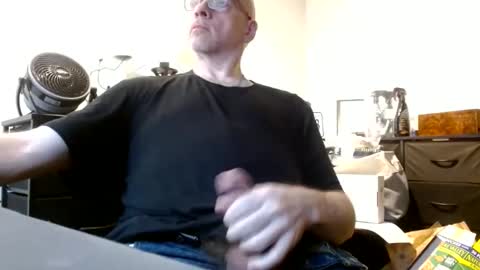 glaikind925958 online show from May 24, 5:46 am