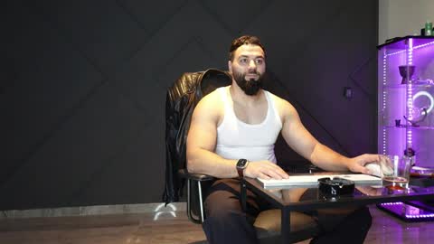 Matthew .. for short call me Matt online show from March 31, 11:28 pm