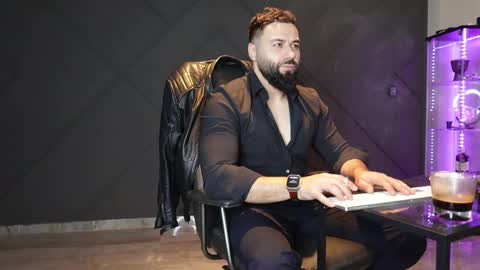 Matthew .. for short call me Matt online show from March 25, 10:03 pm