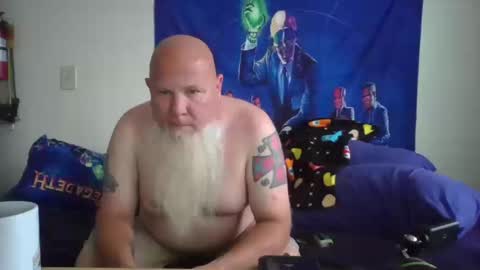 Snapshot of gnomebeard chatting on October 13, 3:29 pm Gnomebeard online show from October 13, 3:29 pm