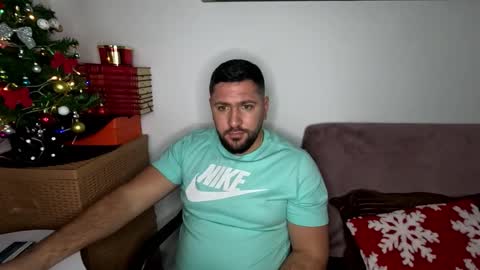 gold_alpha_boy online show from December 5, 2:24 pm