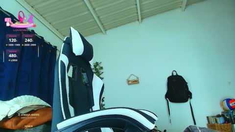 Snapshot of goldy_loyal99 chatting on October 2, 6:01 pm Goldy Loyal93 online show from October 2, 6:01 pm