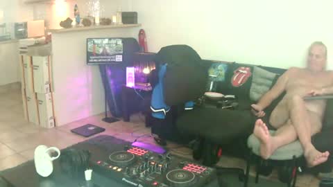 goldyguy011 online show from June 22, 3:25 am