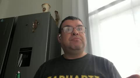 Snapshot of gomezgonz5 chatting on October 20, 1:04 pm gomezgonz5 online show from October 20, 1:04 pm