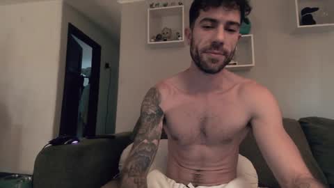 gottalovelatinas online show from March 28, 6:30 pm