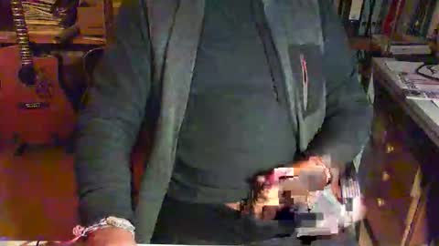 greyhounddog online show from November 29, 5:26 pm