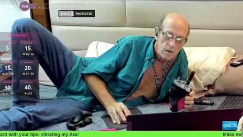 Snapshot of greyishere chatting on March 1, 8:36 am Grey. If viewing your cam I am more likely to stay if you show your face. online show from March 1, 8:36 am