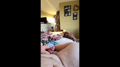 grizzely1975 online show from October 4, 1:05 pm