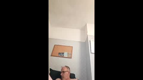 grossebite4444 online show from May 25, 9:54 pm