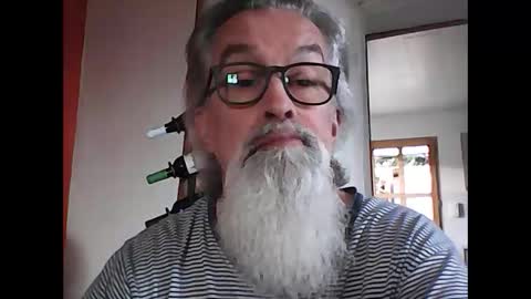 Snapshot of grybear60 chatting on January 19, 9:33 am Grybear online show from January 19, 9:33 am