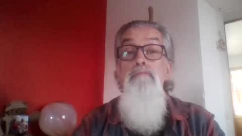 Snapshot of grybear60 chatting on January 2, 2:24 pm Grybear online show from January 2, 2:24 pm
