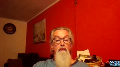 Snapshot of grybear60 chatting on December 13, 8:10 am Grybear online show from December 13, 8:10 am