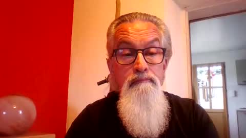 Snapshot of grybear60 chatting on December 7, 10:56 am Grybear online show from December 7, 10:56 am