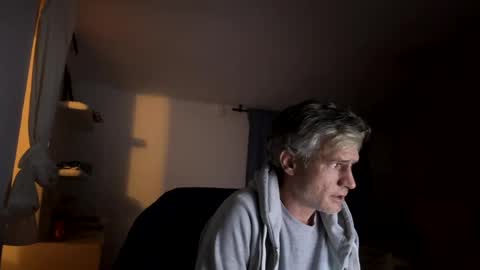 guardiannif_ online show from February 2, 9:45 pm