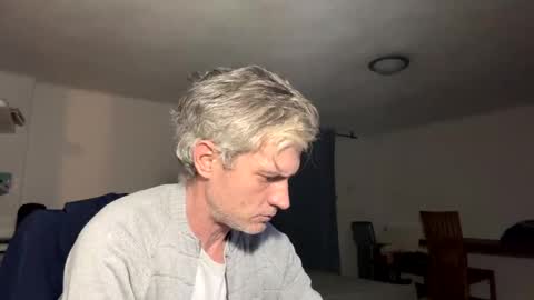 guardiannif_ online show from February 6, 10:00 pm