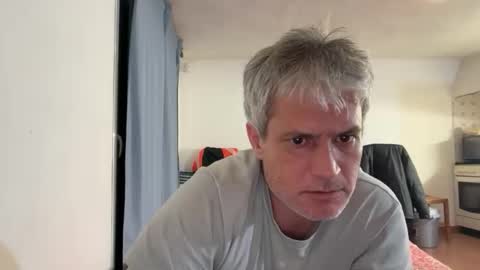 guardiannif_ online show from January 9, 9:09 pm