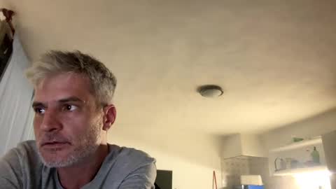 guardiannif_ online show from March 6, 11:09 pm