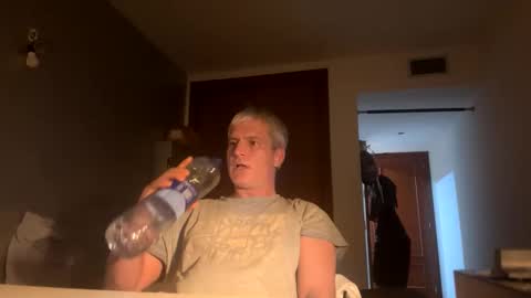 guardiannif_ online show from December 20, 12:29 am