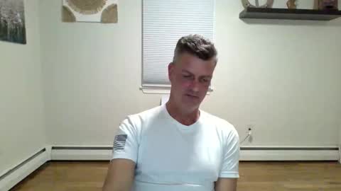 gudguy2025 online show from October 26, 1:18 am