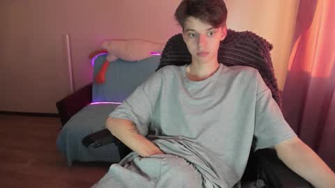 Snapshot of guy_liam1 chatting on October 1, 3:16 pm guy_liam1 online show from October 1, 3:16 pm