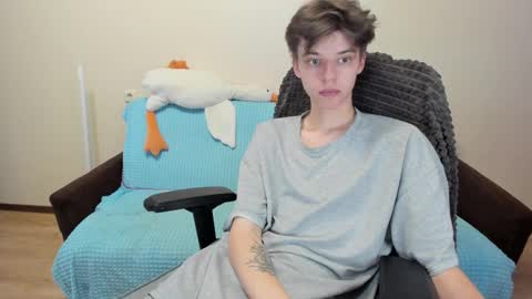 Snapshot of guy_liam1 chatting on October 21, 1:03 pm guy_liam1 online show from October 21, 1:03 pm