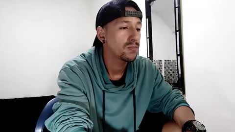 Snapshot of guykarim chatting on January 11, 3:34 am karim online show from January 11, 3:34 am