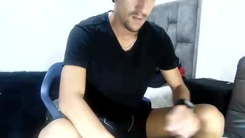 Snapshot of guykarim chatting on February 22, 3:34 am karim online show from February 22, 3:34 am