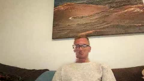 guynextdoor413389 online show from April 2, 9:00 pm