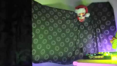 guyst049 online show from December 20, 3:46 am