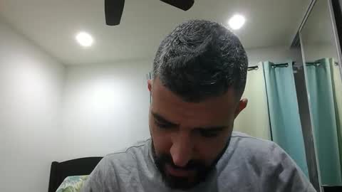 h0nest84 online show from December 24, 6:28 pm