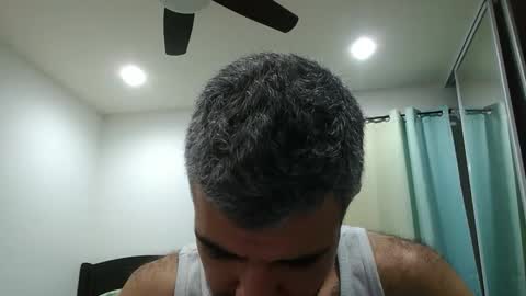 h0nest84 online show from December 17, 5:29 am