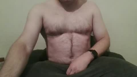 Snapshot of hairychest222141 chatting on January 19, 5:18 pm hairychest222141 online show from January 19, 5:18 pm