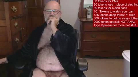 HairyDaddyBear69 online show from June 19, 11:04 am