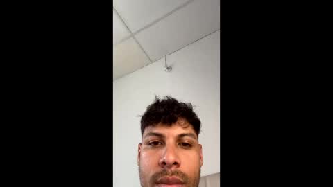 Independent       model  online show from March 3, 6:50 pm