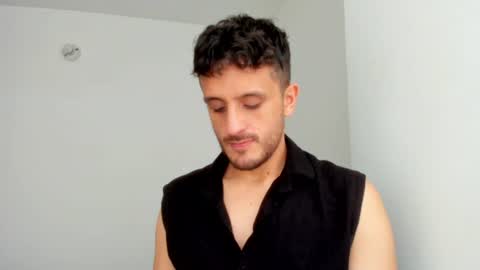 halle_1 online show from June 13, 7:12 pm