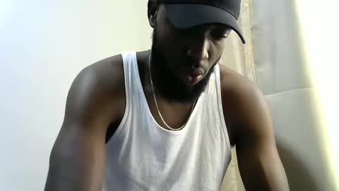 Snapshot of handsome_king30 chatting on December 15, 6:29 am handsome king online show from December 15, 6:29 am