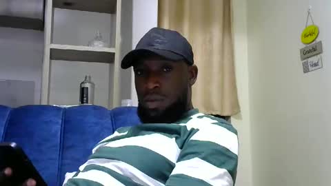 Snapshot of handsome_king30 chatting on February 22, 8:05 pm handsome king online show from February 22, 8:05 pm