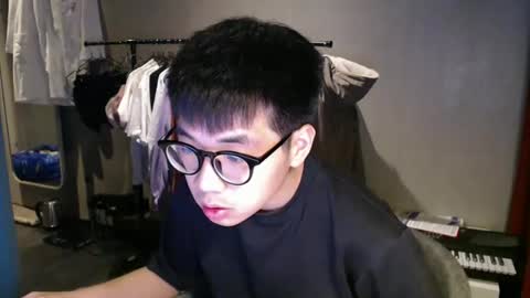 handsome_mannn online show from February 1, 12:42 am