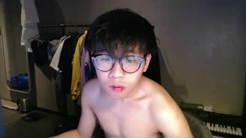 handsome_mannn online show from April 24, 8:33 pm