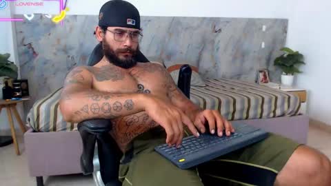 hanz_col online show from April 19, 11:18 pm