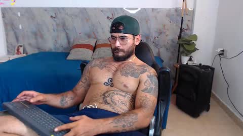 hanz_col online show from December 18, 2:18 am