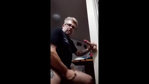 happydick69a online show from January 31, 8:18 pm