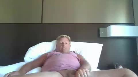Steele and Cassie online show from June 10, 8:42 pm