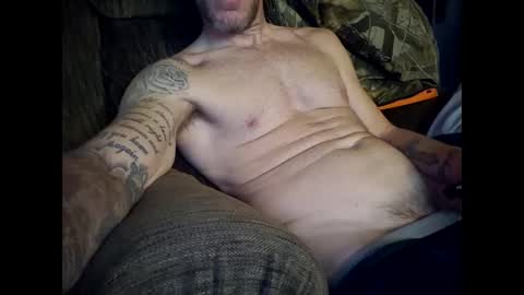 Snapshot of hartwell84 chatting on December 2, 12:05 pm J Hart online show from December 2, 12:05 pm