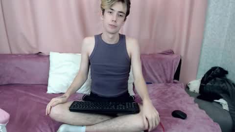 harvey_foster online show from November 9, 12:58 am