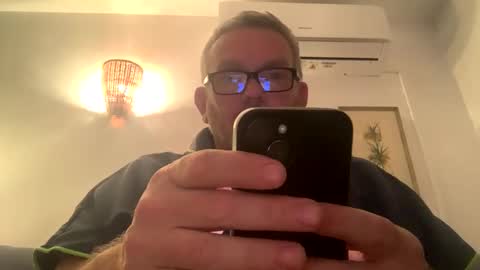 Snapshot of hawks2113 chatting on February 25, 9:35 pm hawks2113 online show from February 25, 9:35 pm