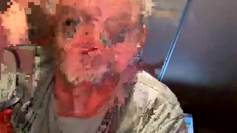 Snapshot of hawks2113 chatting on December 22, 11:31 pm hawks2113 online show from December 22, 11:31 pm