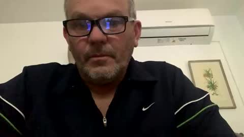 Snapshot of hawks2113 chatting on February 24, 12:48 pm hawks2113 online show from February 24, 12:48 pm