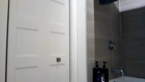 hdrsh08 online show from February 28, 8:31 am