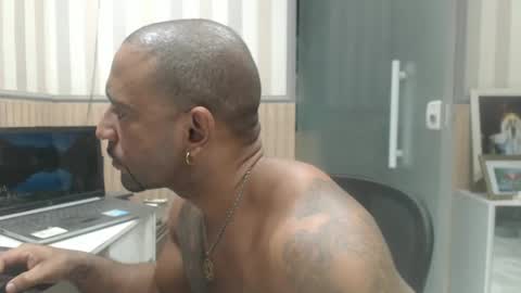 hebertgomes online show from October 19, 8:34 pm